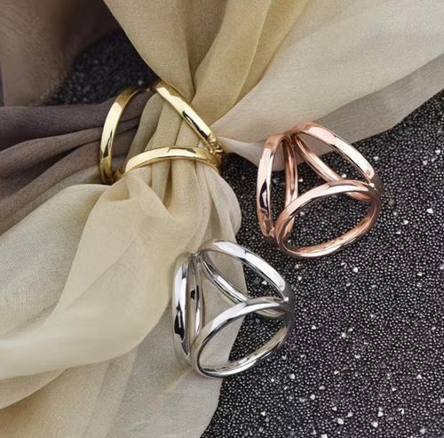 Bague de foulard "Trois", dorée (offerte pour toute précommande)
